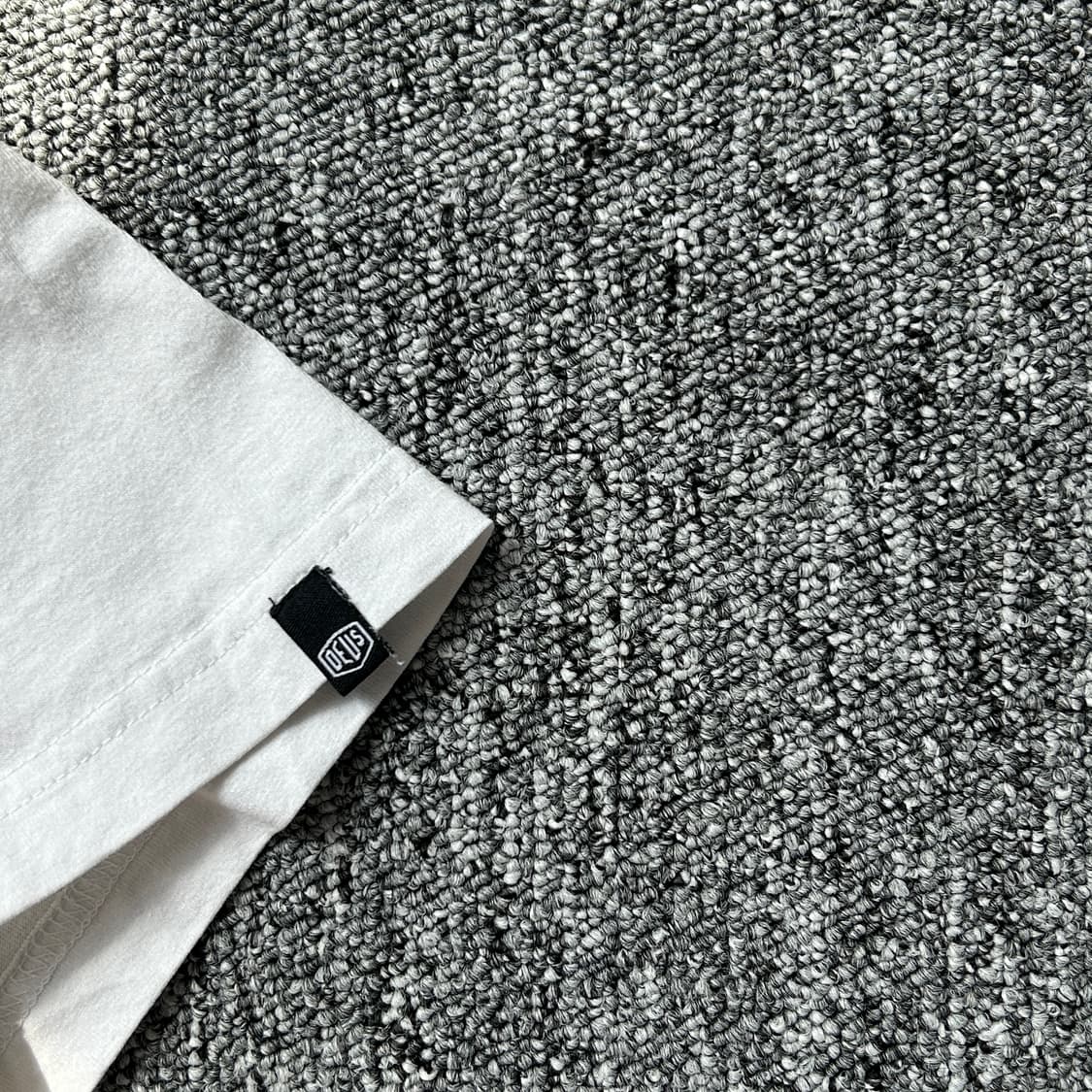 데우스 엑스마키나 쉴드 화이트 반팔티 상품이미지4