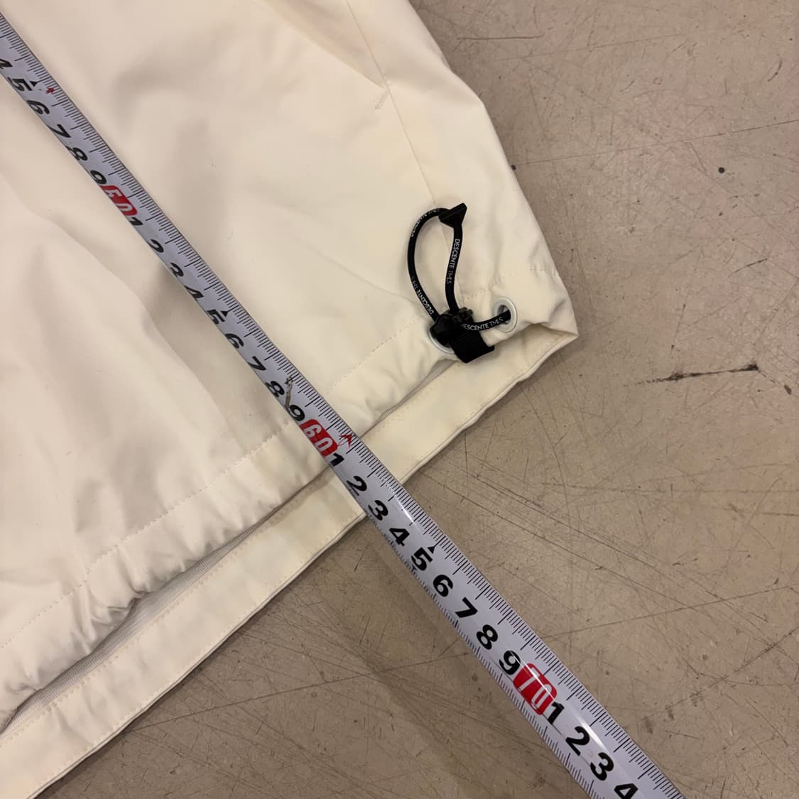 데상트 투톤 바람막이 상품이미지4