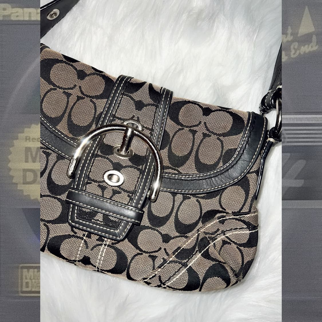 코치 블랙 미니 숄더백 상품이미지3