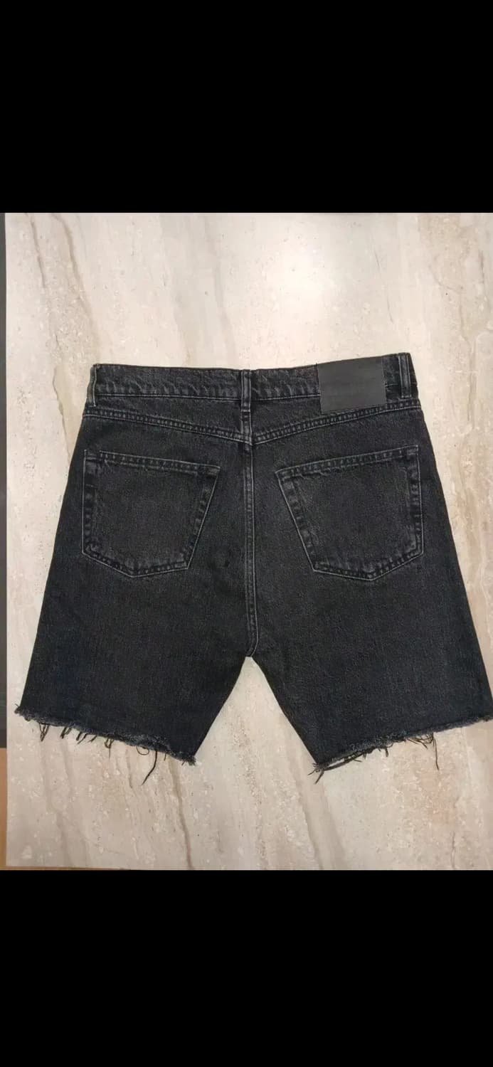 BALENCIAGA WASHED BLACK DENIM SHORTS 상품이미지2