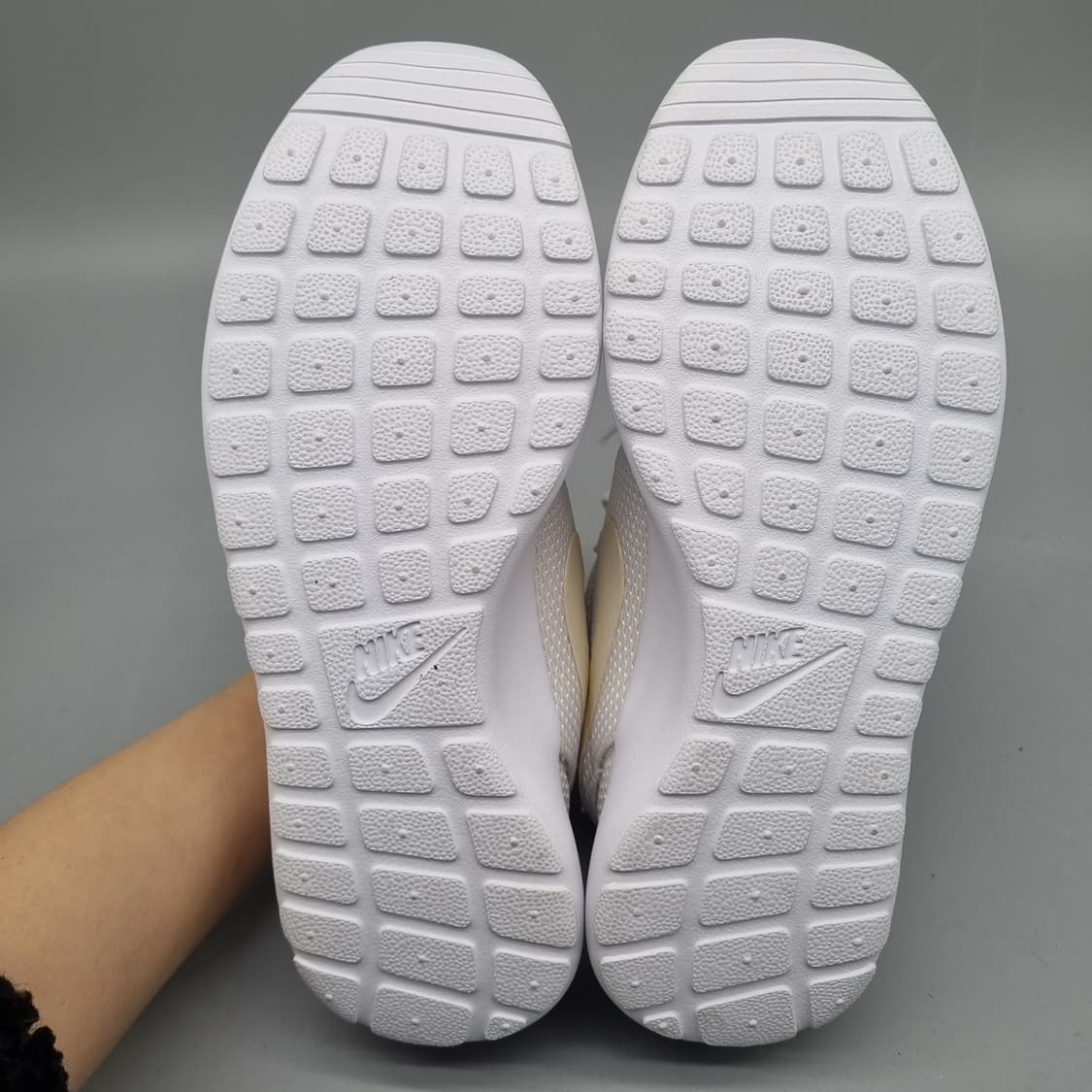 나이키 로쉬원 여성운동화235 상품이미지3