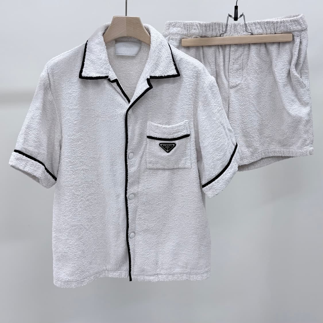 [S+급/오버핏S] 프라다 삼각로고 테리 코튼 볼링 반팔 셔츠 셋업 상품이미지1