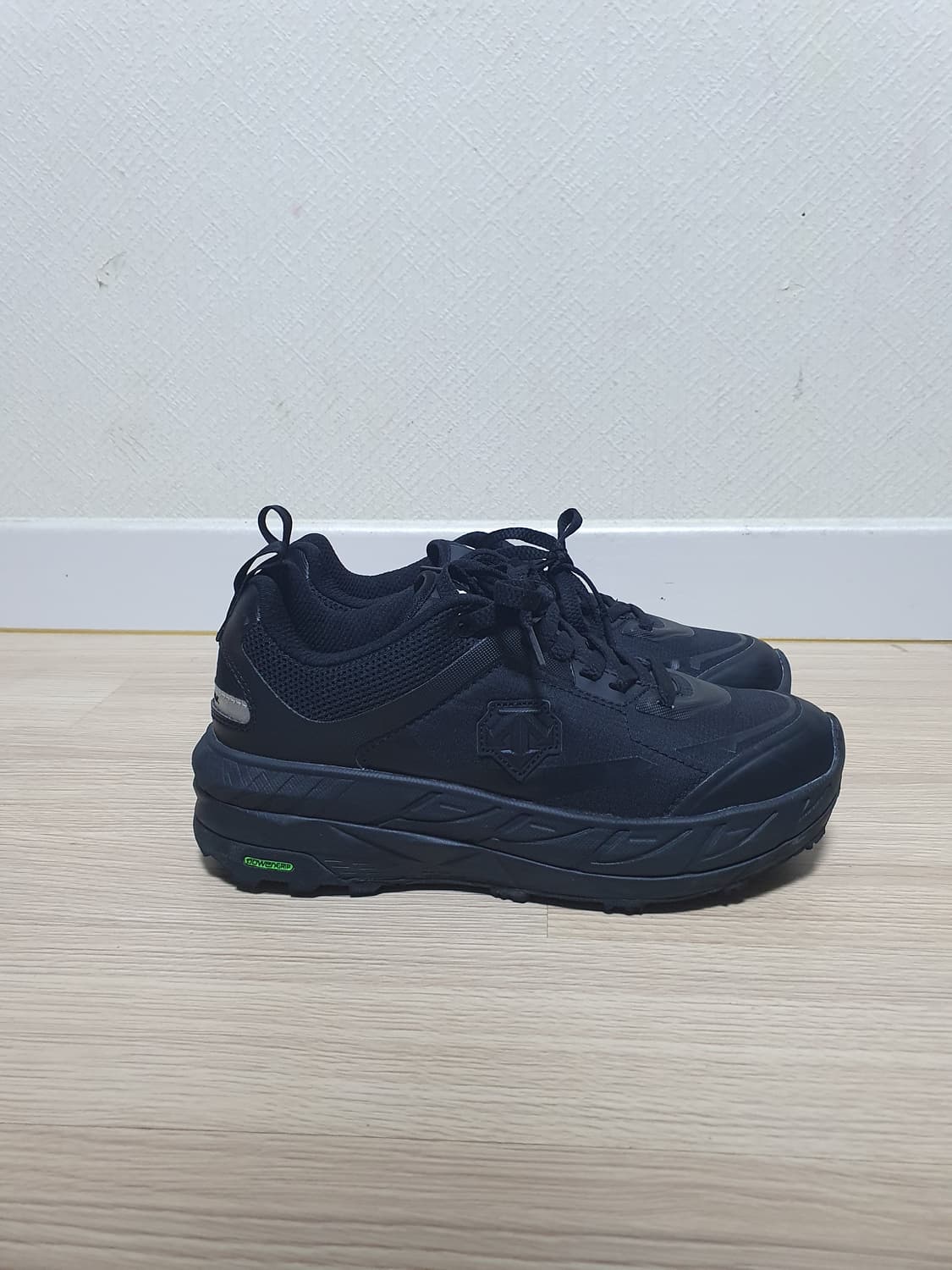 데상트 어반 블레이즈 운동화 240 상품이미지1