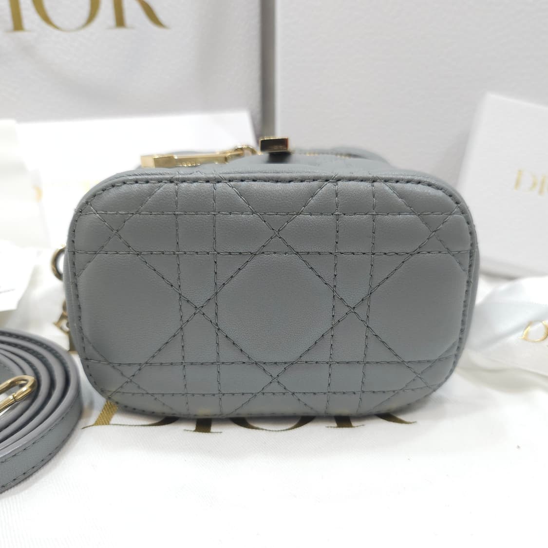 디올 레이디 마이크로 베니티백 상품이미지4