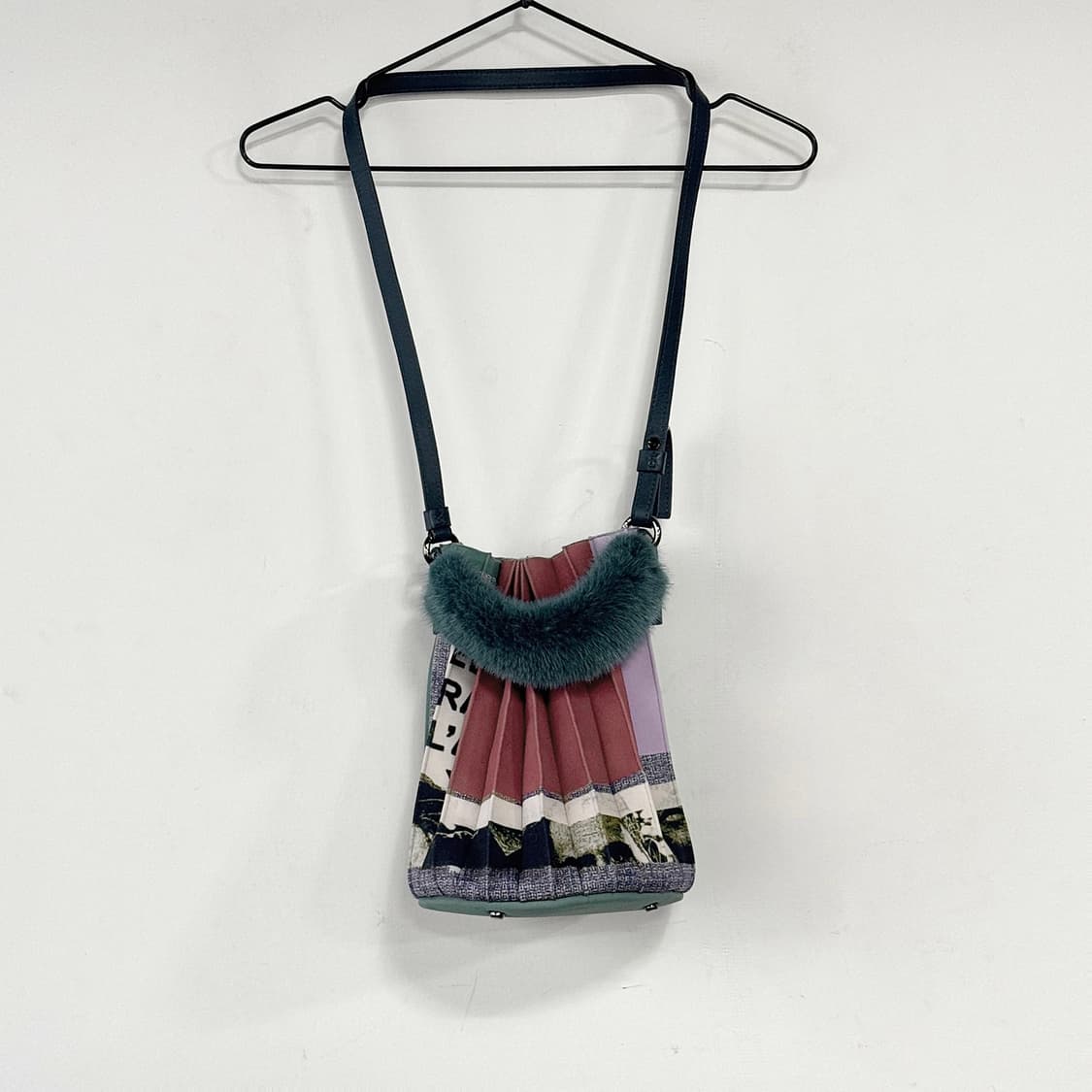 LATT 아코디언 플리츠 폼파도르 백 상품이미지6