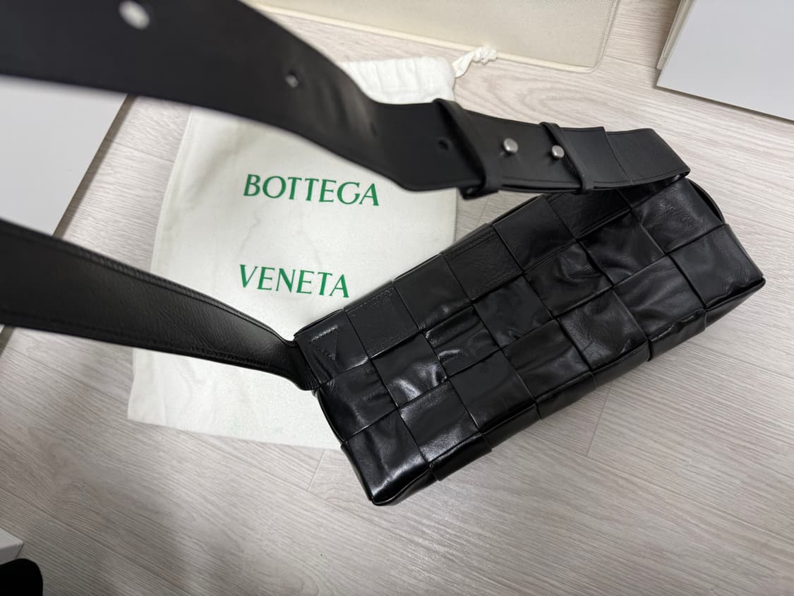 (보테가 베네타) 카세트백 벨트백 - 윤승아 백 상품이미지7