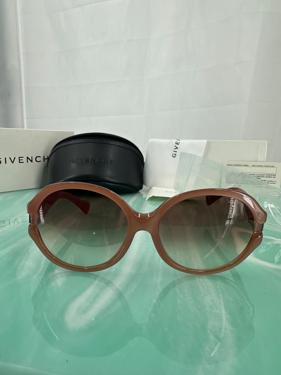 [새상품 무료배송] 하자 있음 - 지방시 선글라스 상품이미지1