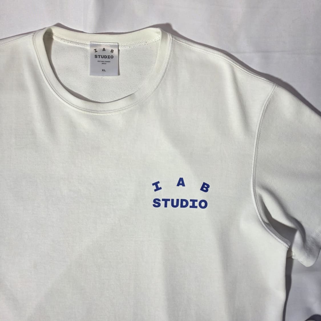 [XL]아이앱 스튜디오 10주년 화이트 티셔츠 상품이미지3