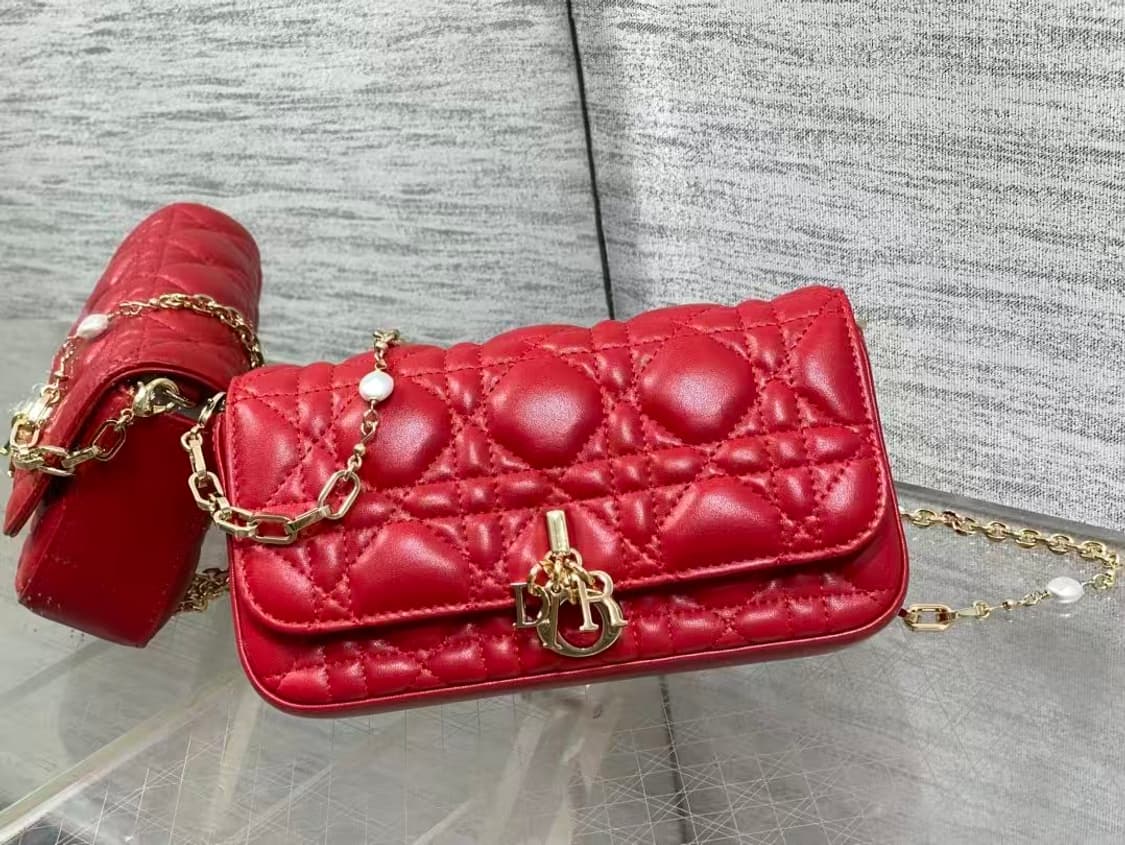 디올 크로스 백시그니처 넝쿨 체크로 클래식한 레터링 참장식
 상품이미지1