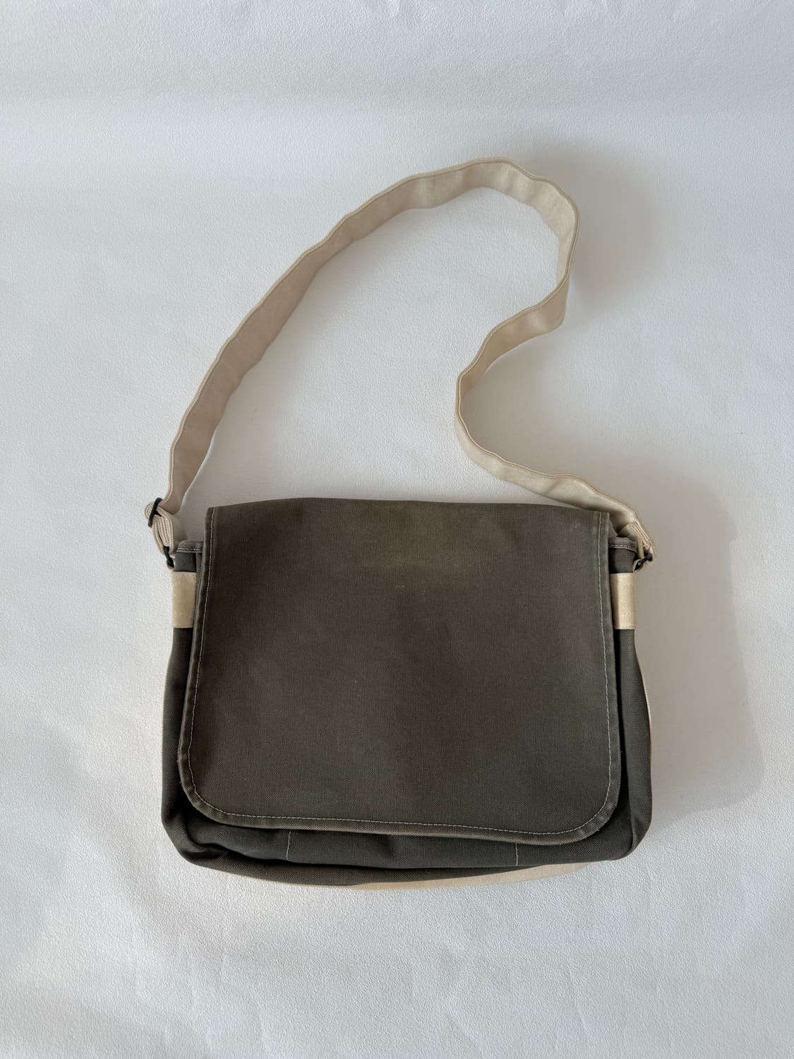 마지언타이틀(mazi untitled) 헤비 캔버스 크로스백 상품이미지1