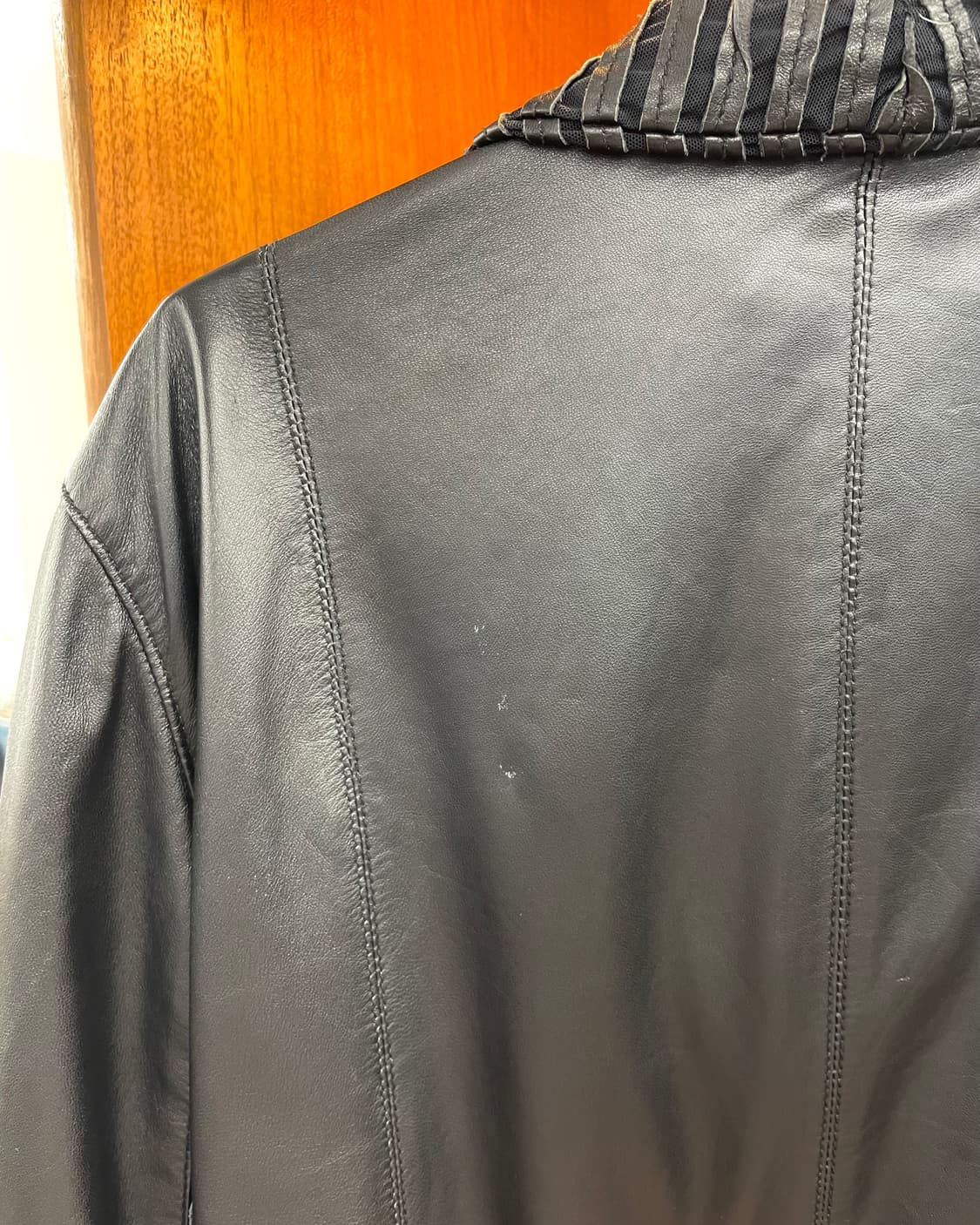 [L] 발망 플리츠 레더 자켓 상품이미지7