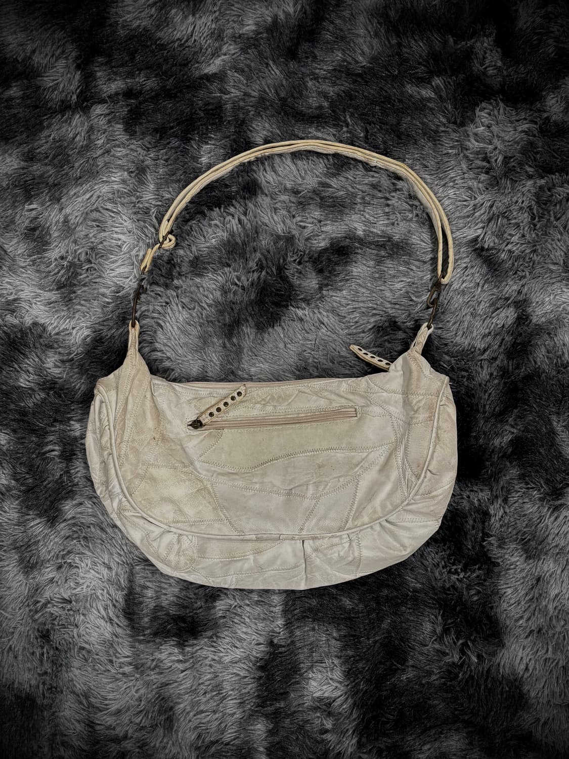 아이보리 가죽패치 크로스백 상품이미지3