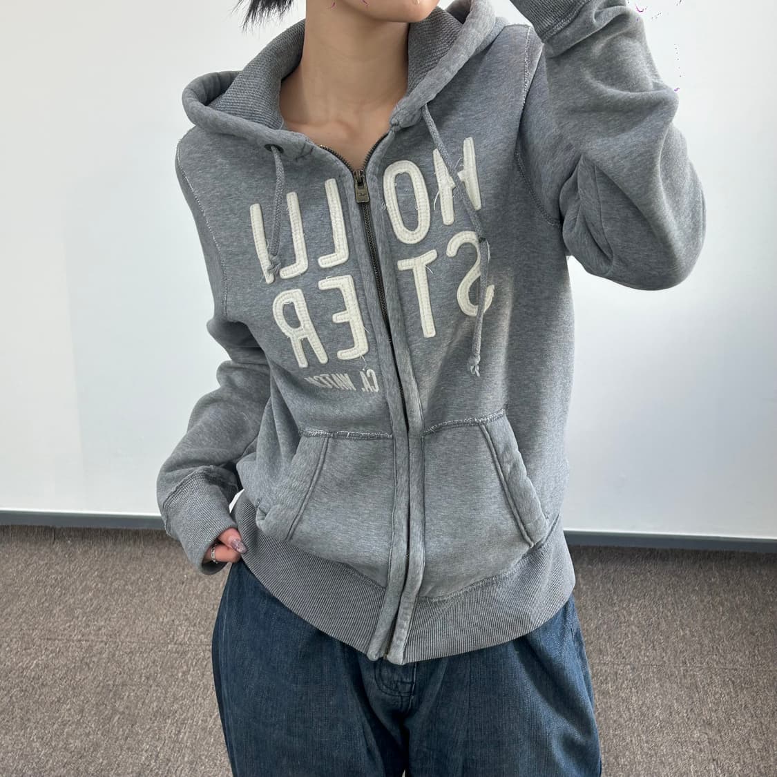 Hollister 홀리스터 아이보리 로고 그레이 후드집업 상품이미지2