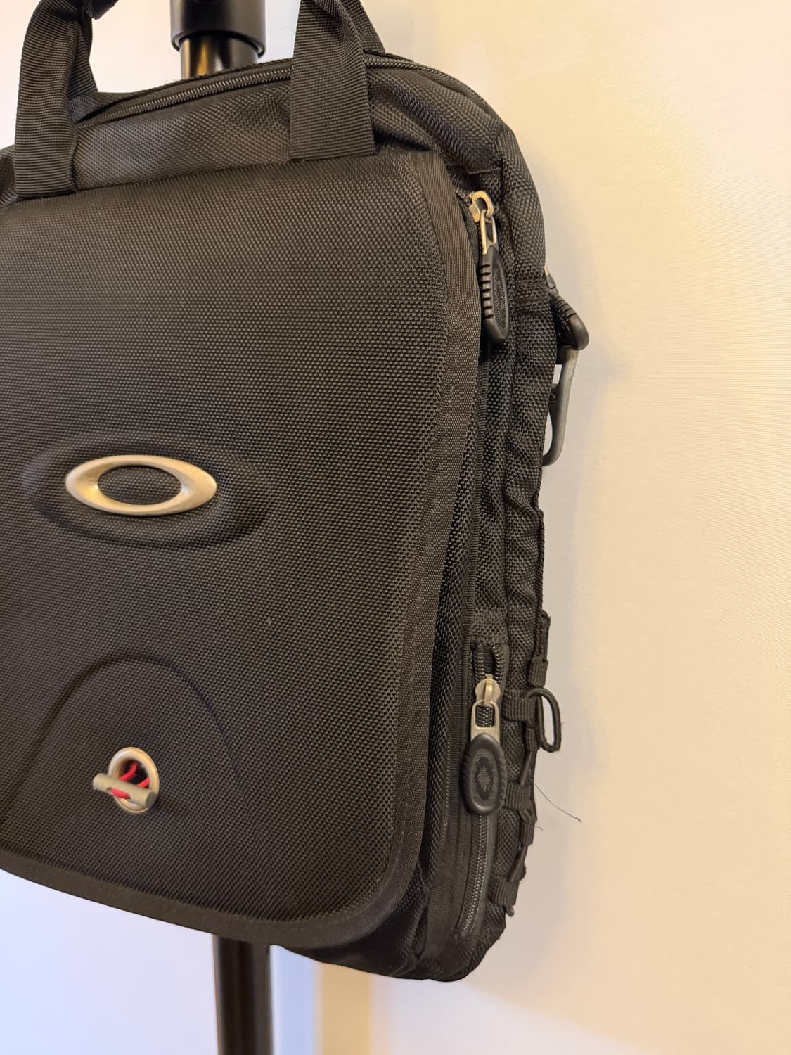 오클리 00's 랩탑 메신저백 상품이미지5