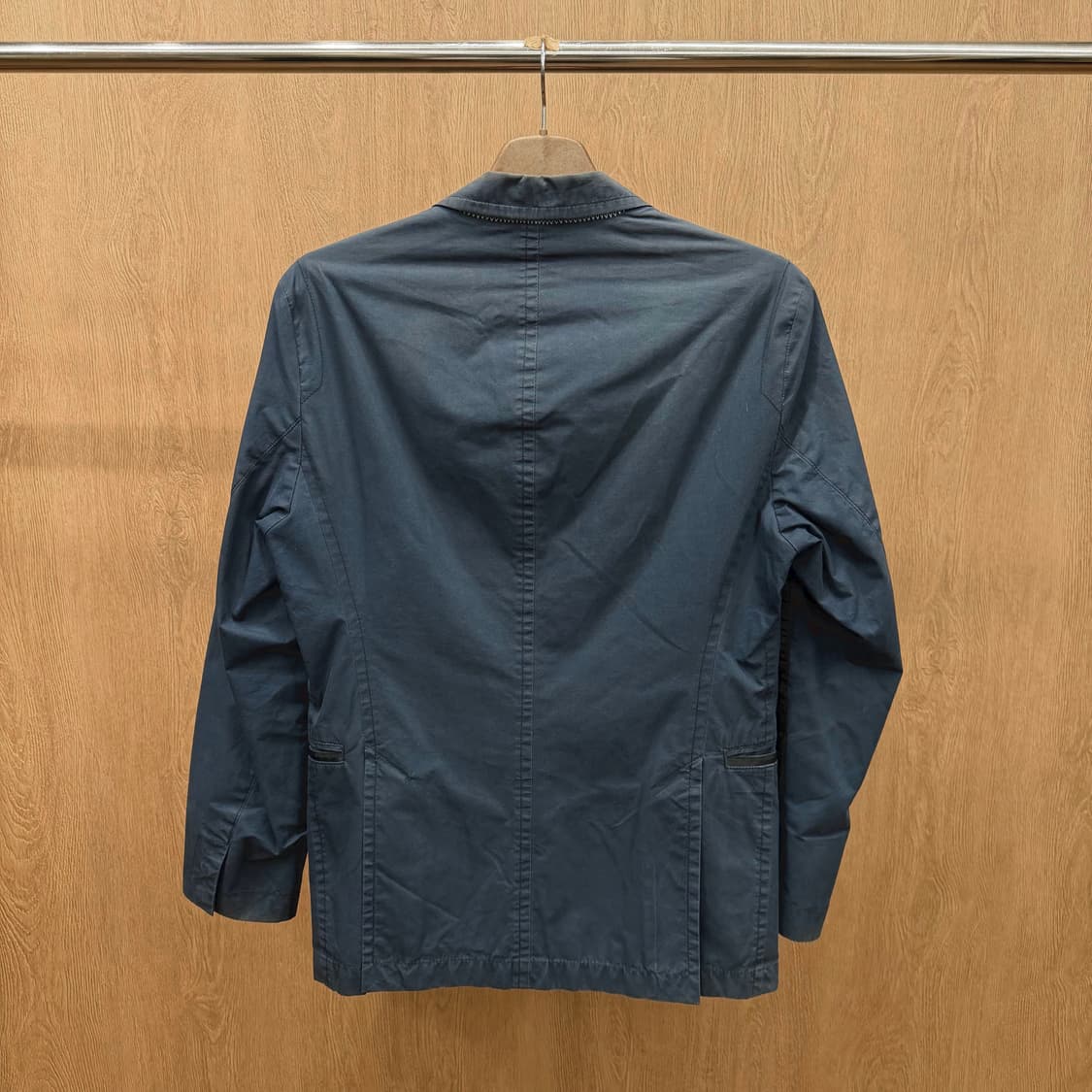 휴고 보스 코튼 테일러드 자켓 슬리브 블랙 테이핑 스티치 디테일 네이비 상품이미지3