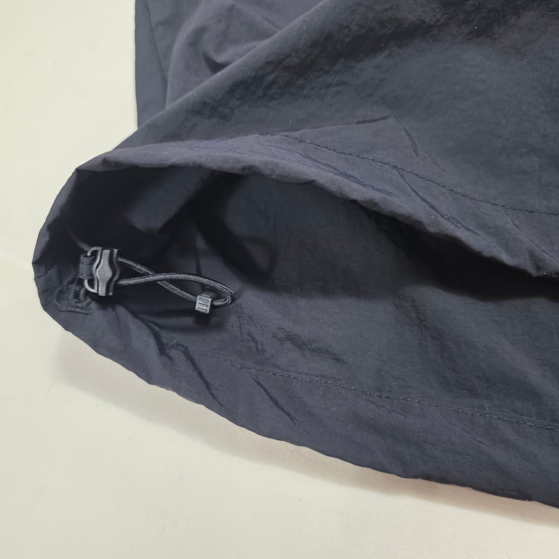 0194 엄브로 아치레터링 자수 피스테 블랙 S 상품이미지3