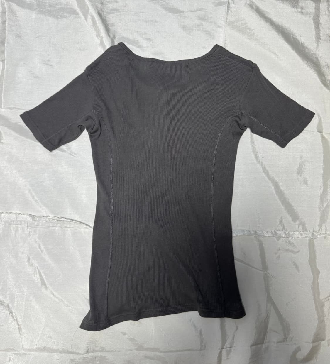 “ SCHLUSSEL” Beads Detail Short T-shirt 상품이미지3