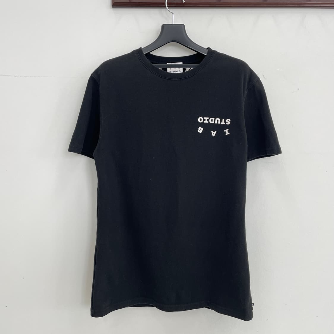 아이앱 식케이 공용95 콜라보 블랙 반할 티셔츠 상품이미지1