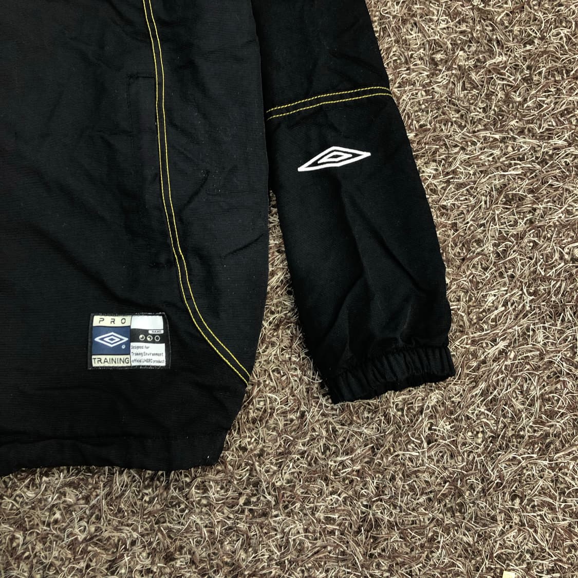 엄브로 올드스쿨 바람막이 자켓 상품이미지3