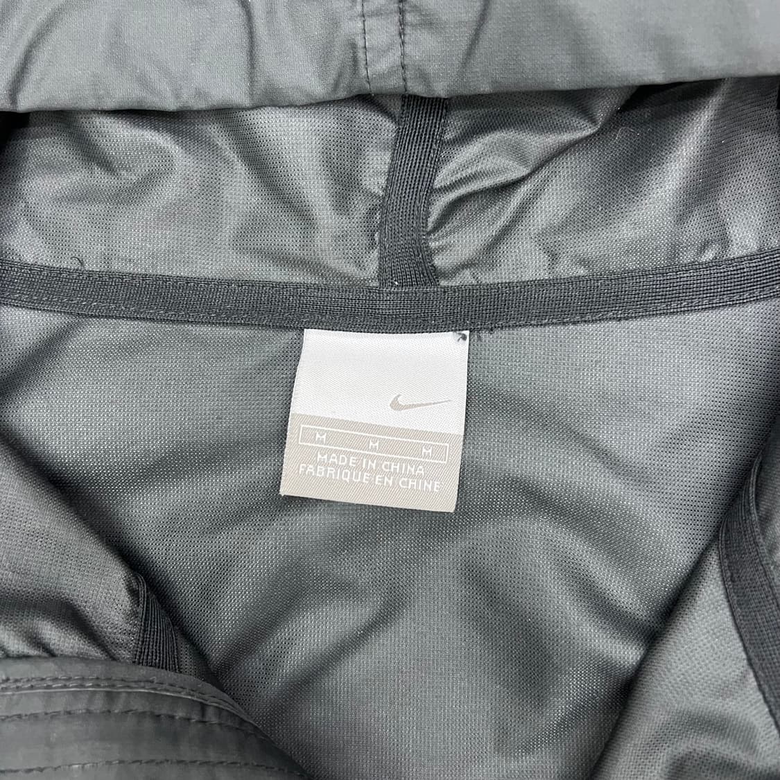 나이키 블랙 후드 바람막이 상품이미지2