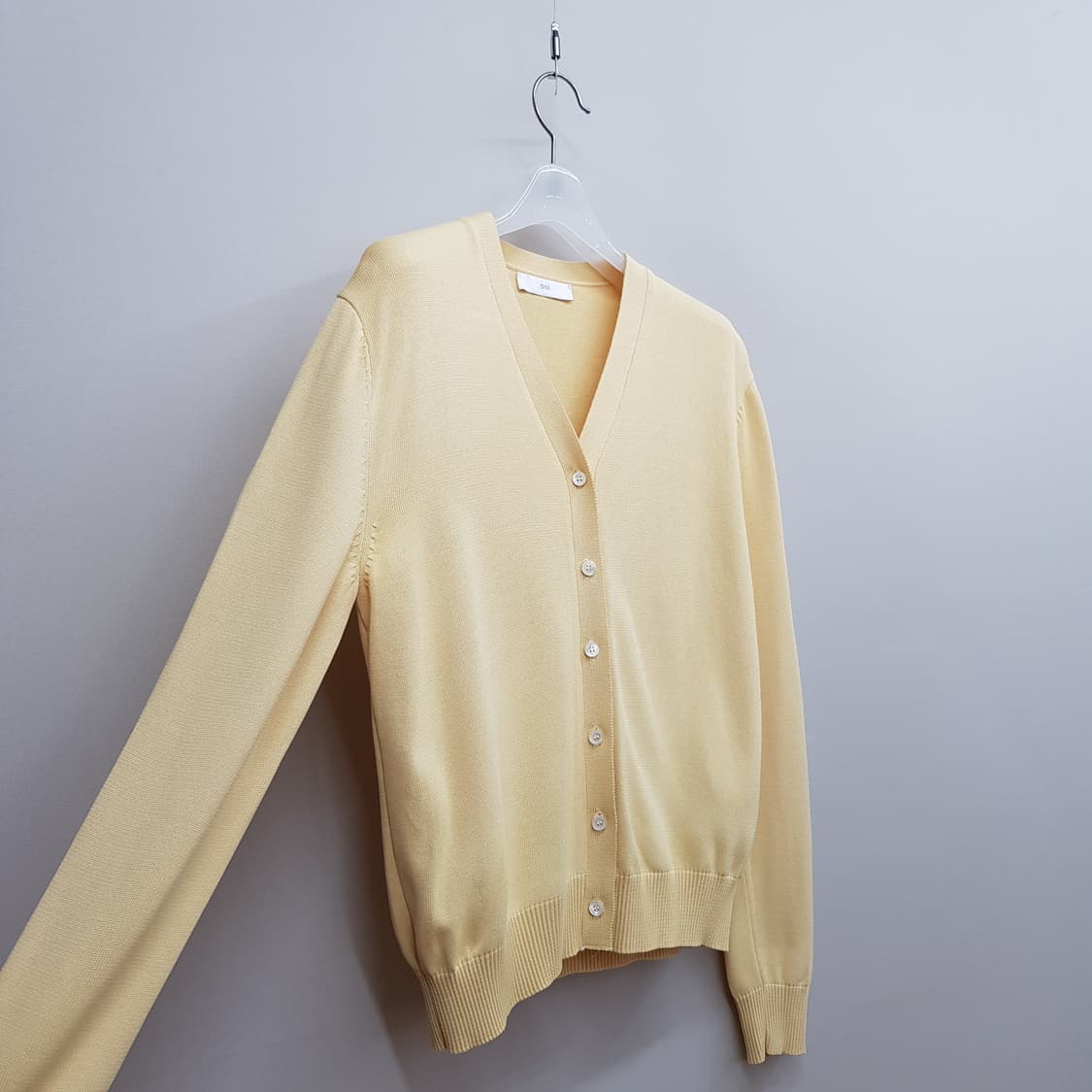 오르 2021 브이넥 니트 가디건 M사이즈 상품이미지3