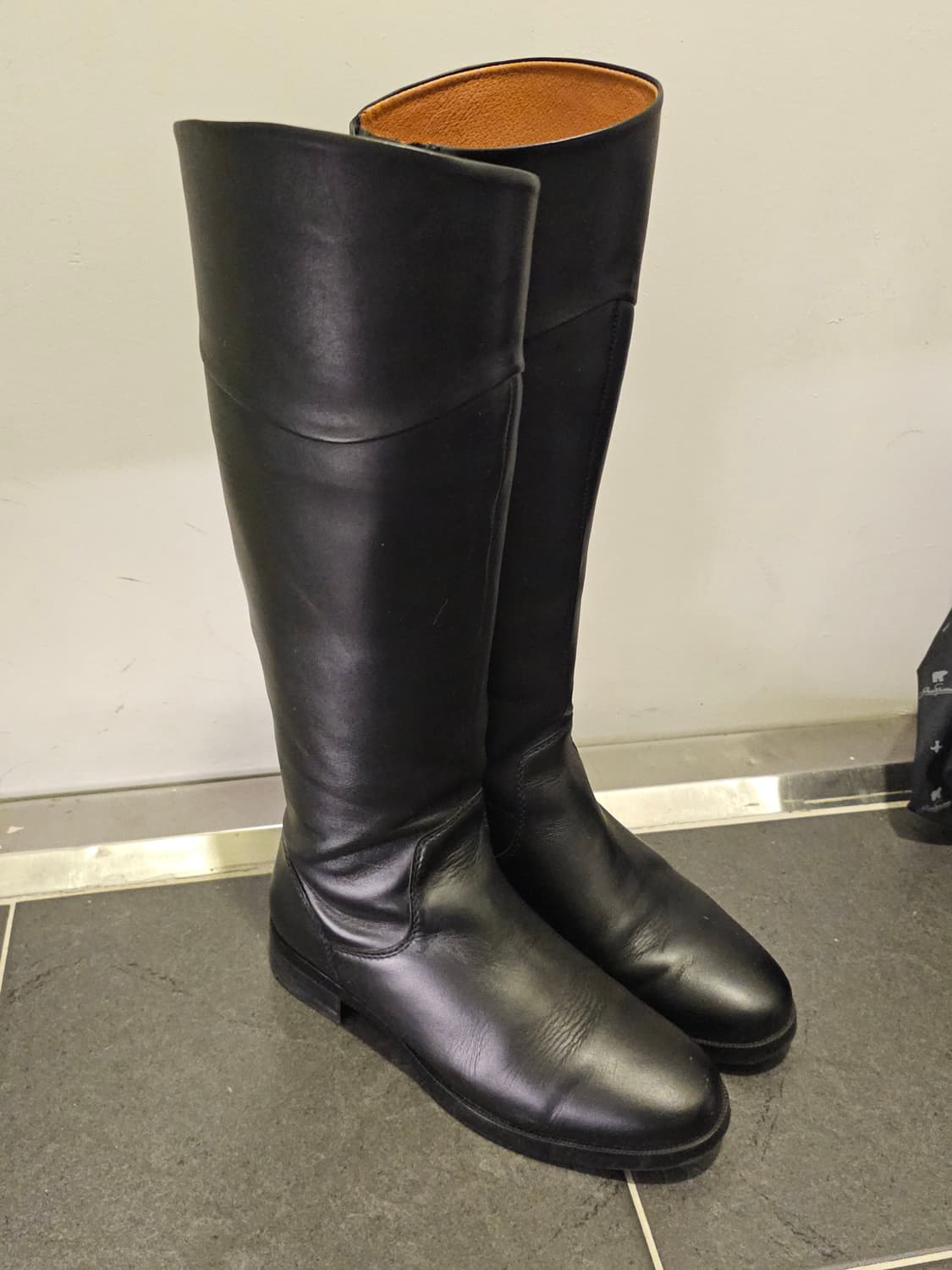 쿠에른 프라하 04 부츠 블랙  상품이미지3