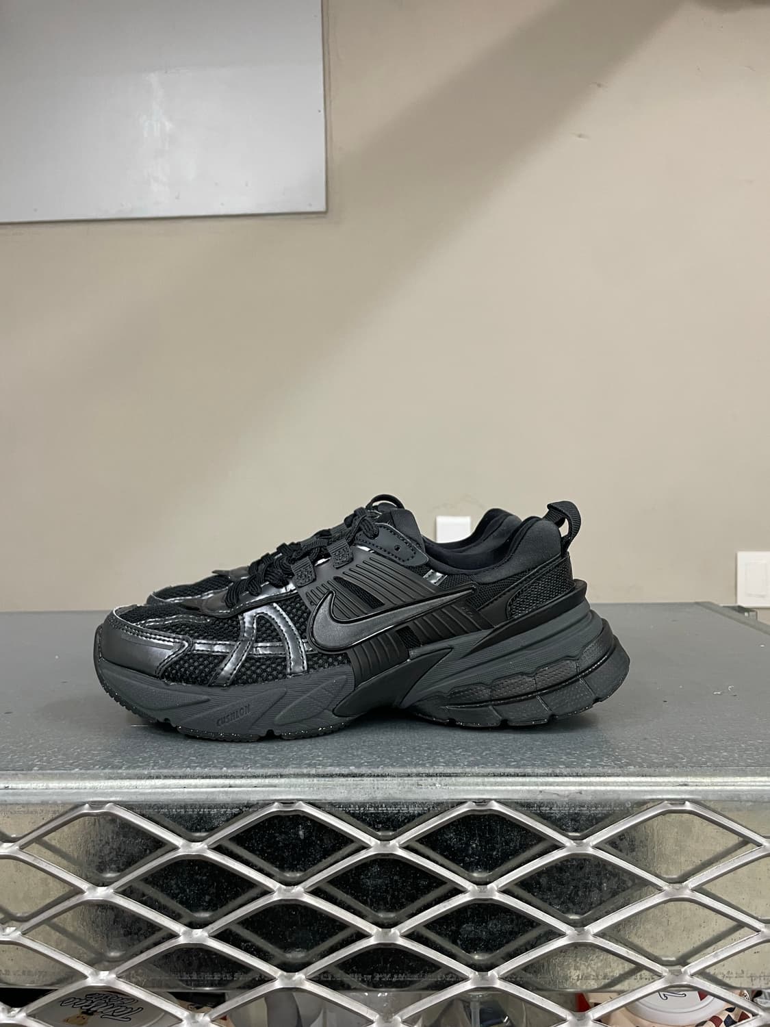 나이키 V2K 런 블랙 240 상품이미지1