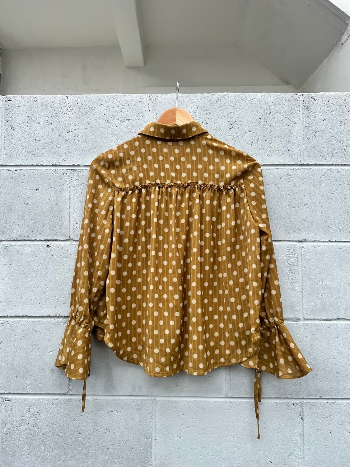 러플 소매 도트 블라우스 상품이미지4