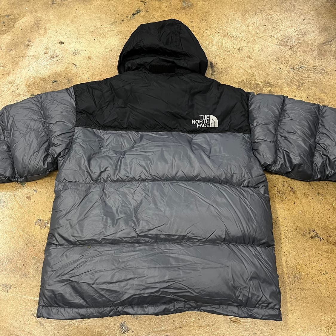 노스페이스 그레이 블랙 눕시 숏패딩 700 95 상품이미지4