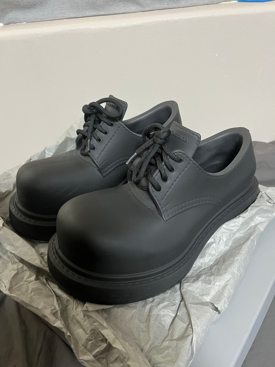 (밑창보강 1회착) 발렌시아가 스테로이드 더비 블랙 40사이즈 상품이미지1