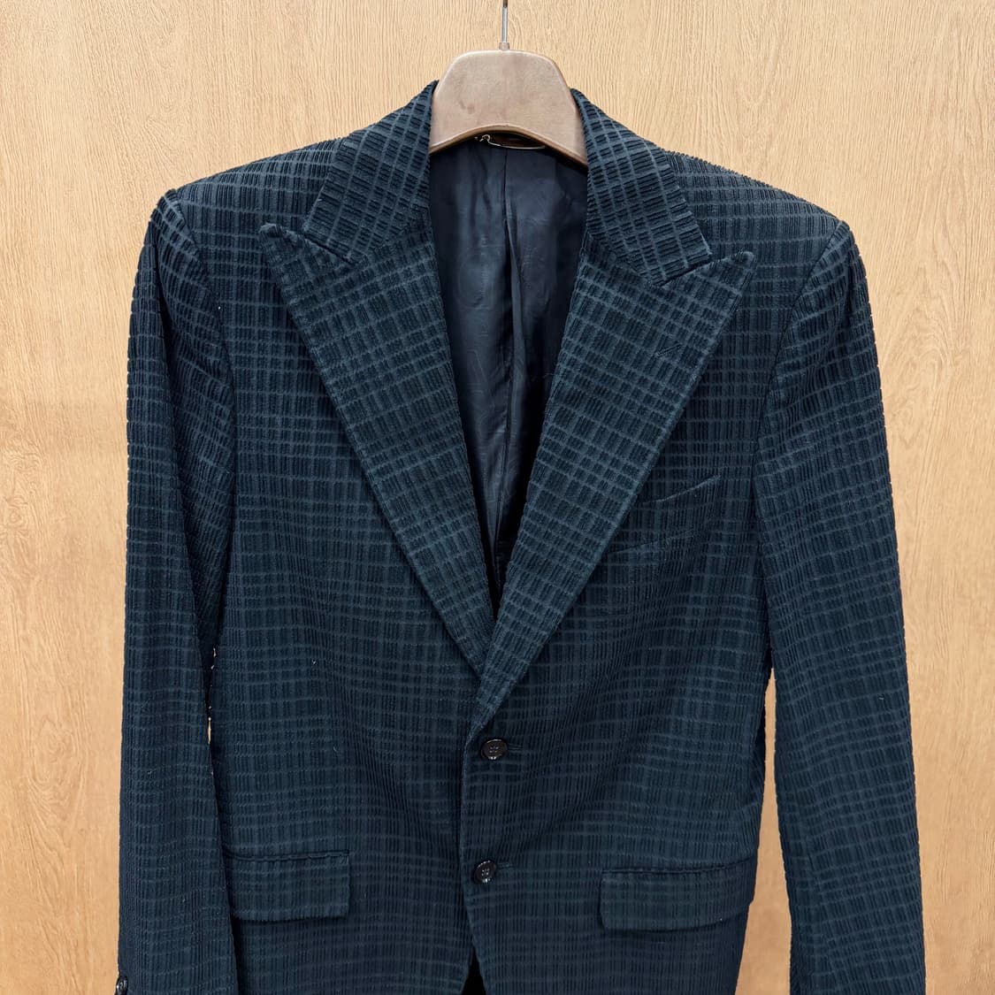 돌체앤가바나 싱글 자켓 다크 톤 체크 패턴 프론트 플랩 포켓 디테일 블랙 상품이미지4