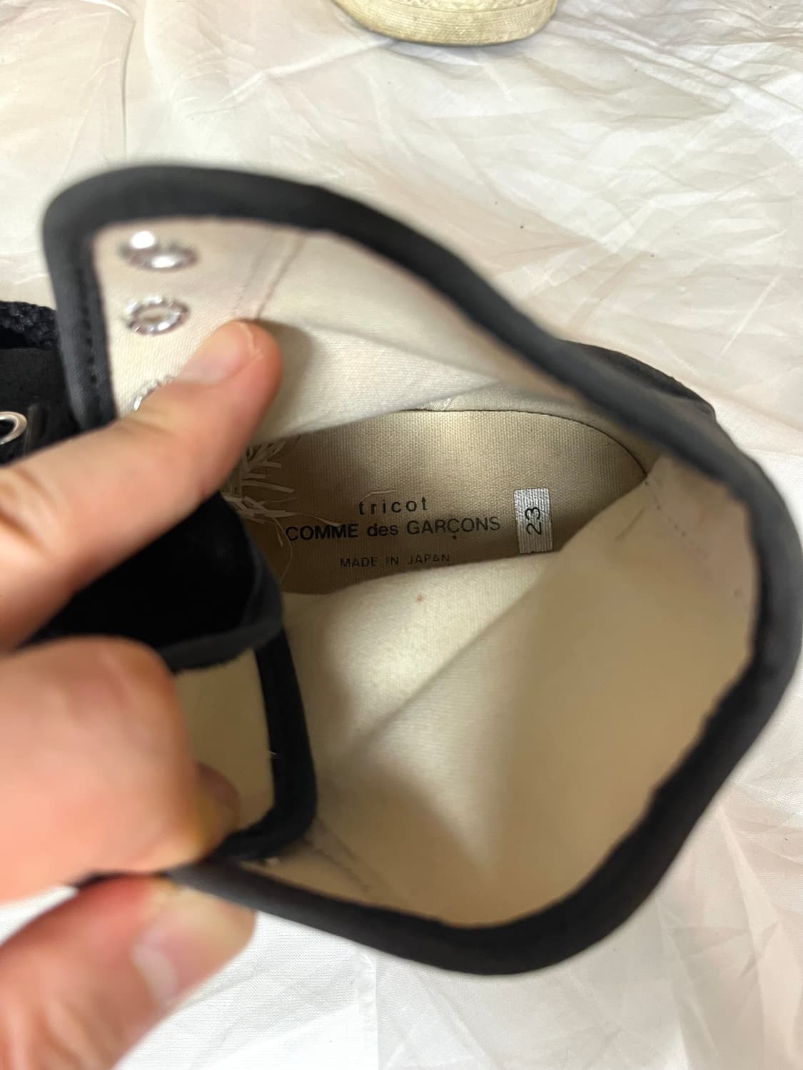 트리콧 꼼데가르송 블랙 벨벳 하이탑 스니커즈 상품이미지3