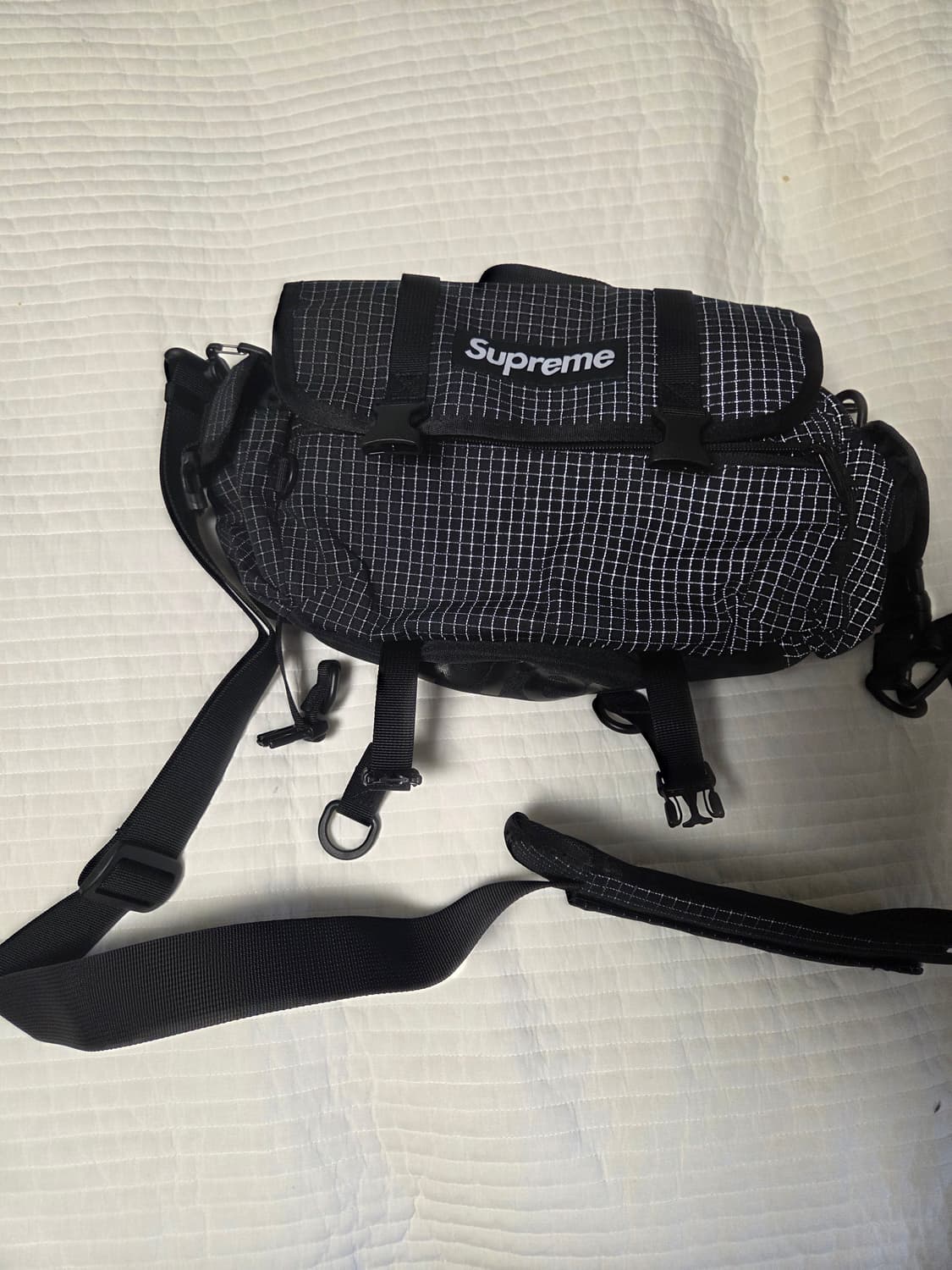 슈프림 크로스백 24ss 상품이미지1