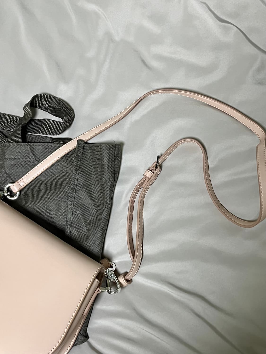 찰스앤키스 연핑크 크로스백 (희귀 아이템) 상품이미지3