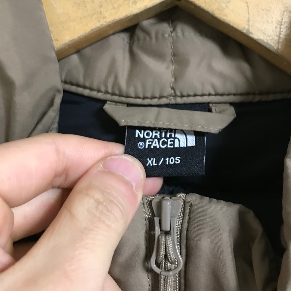 노스페이스의 티볼 테크 경량 패딩 자켓 상품이미지3