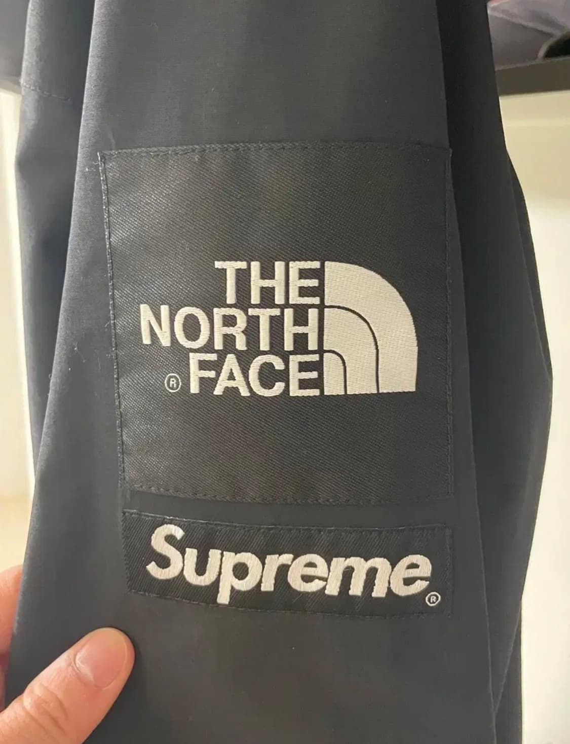 슈프림 x 노스페이스 아크로고 마운틴 파카 블랙 - 19SS 상품이미지5