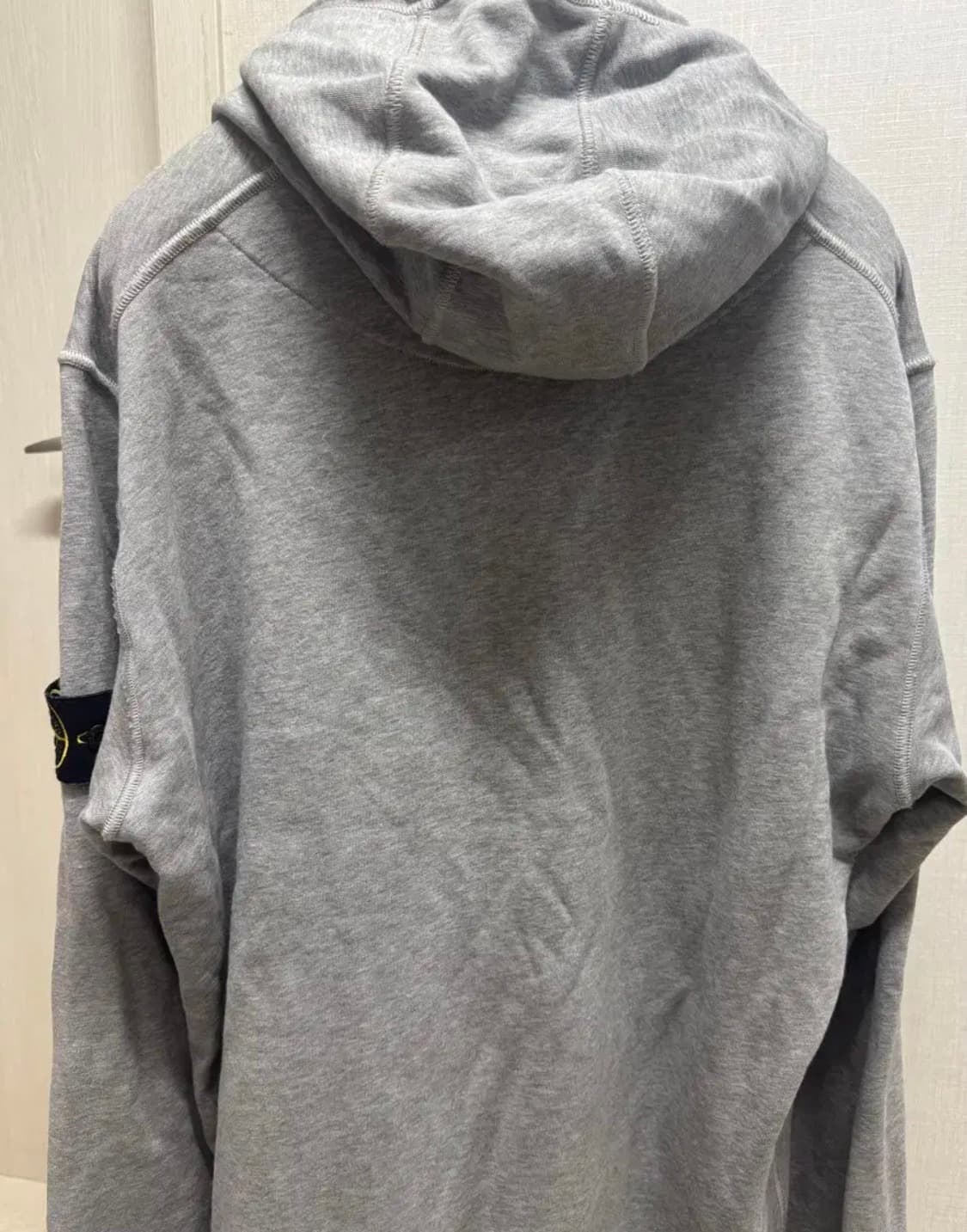 스톤아일랜드 후드티 그레이 상품이미지2