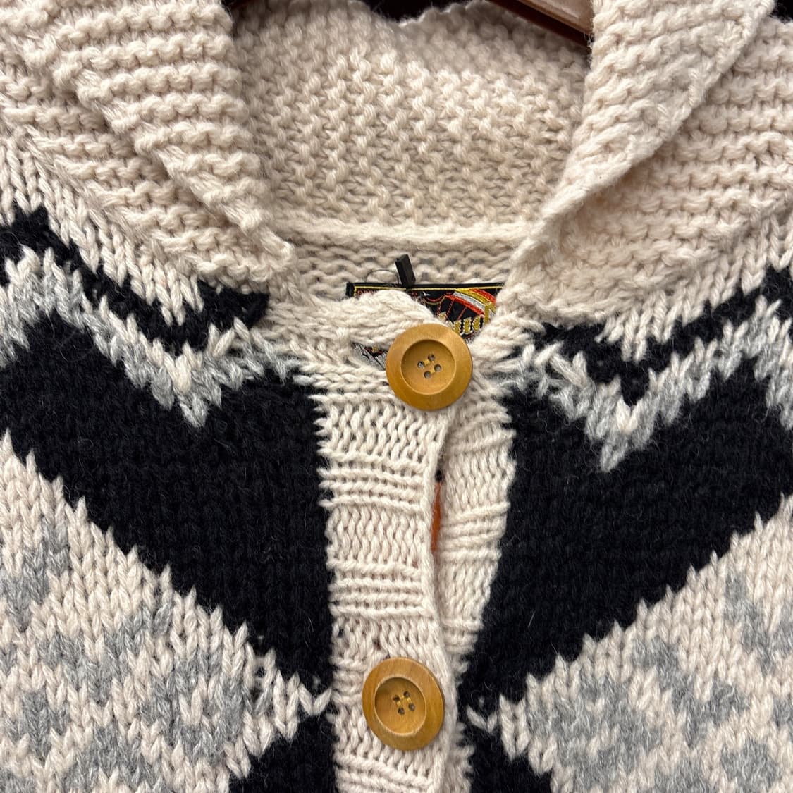 90s Rosebud 눈꽃송이 패턴 나무 단추 코위찬 스웨터 N97 상품이미지5