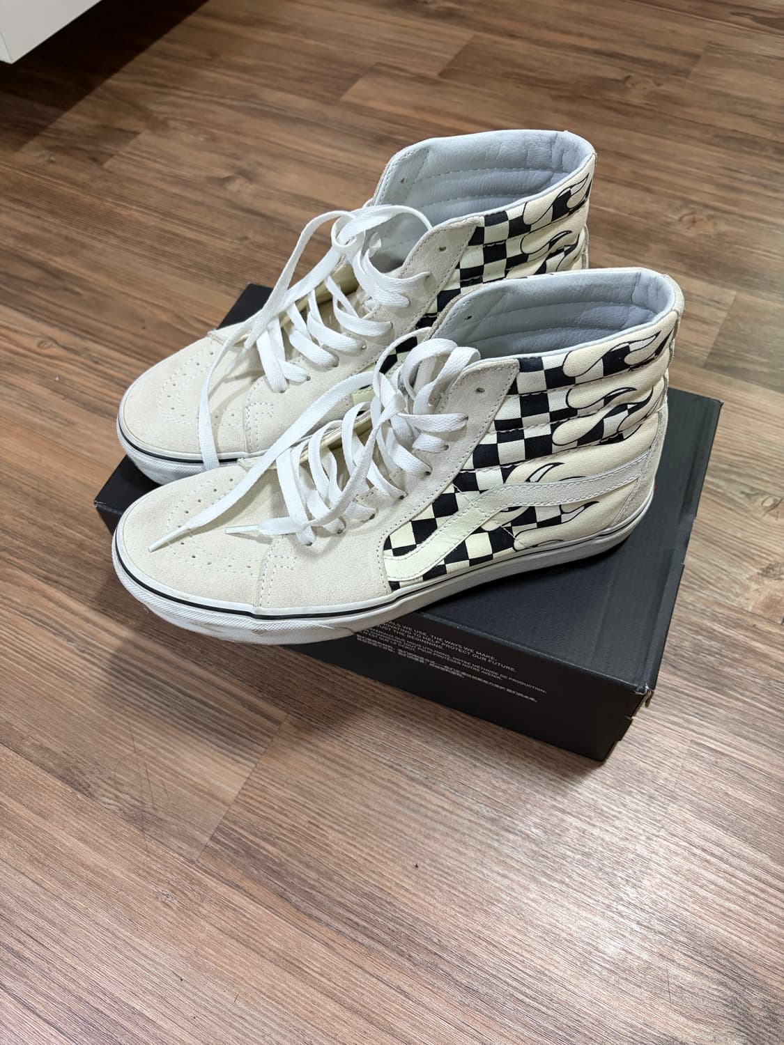 반스 스니커즈 체커 플레임 스케이트-하이 265 사이즈 상품이미지1