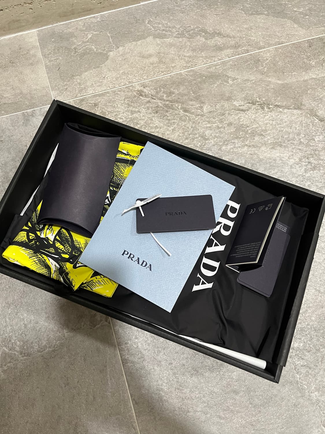 프라다 컬랩스 레더 스니커즈 상품이미지7