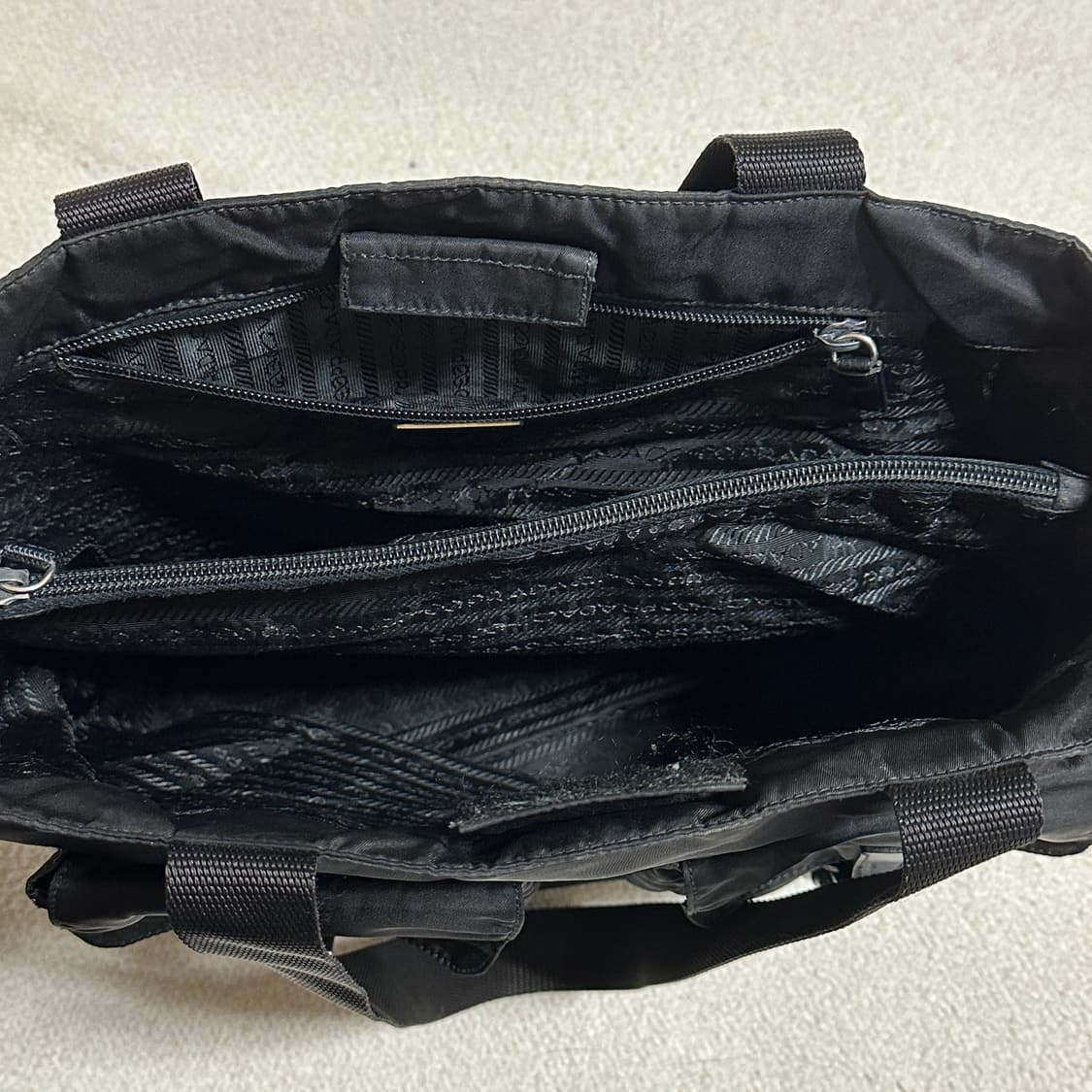 프라다 포코노 더블 포켓 토트백 상품이미지5