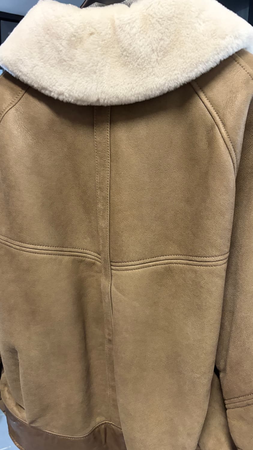 타임옴므 22fw 무스탕 카키 상품이미지6