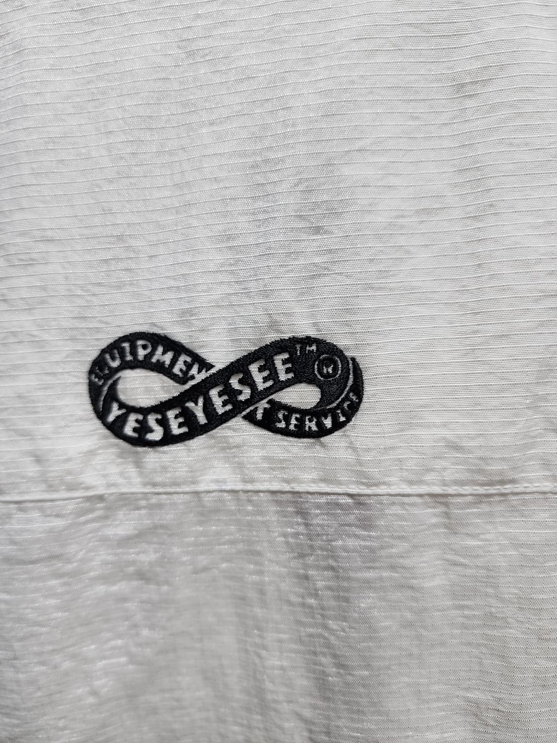 예스아이씨 화이트 바람막이  상품이미지3