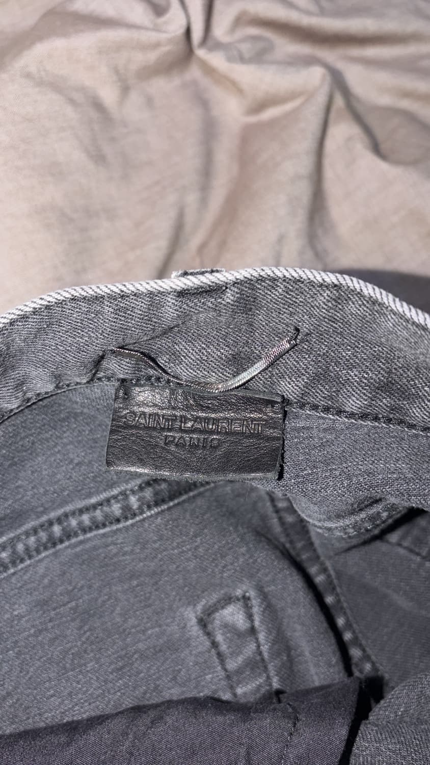 생로랑 18시즌 흑청 데님 30사이즈 상품이미지4