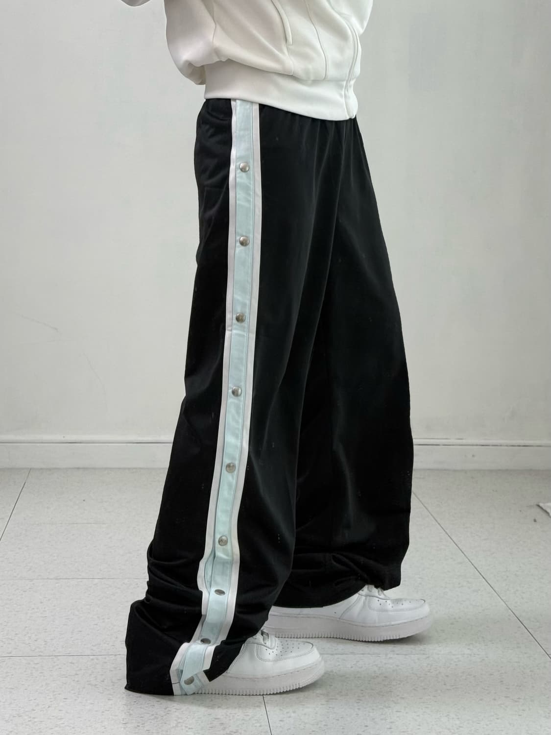 나이키 스카이블루 사이드버튼 트랙팬츠 상품이미지2