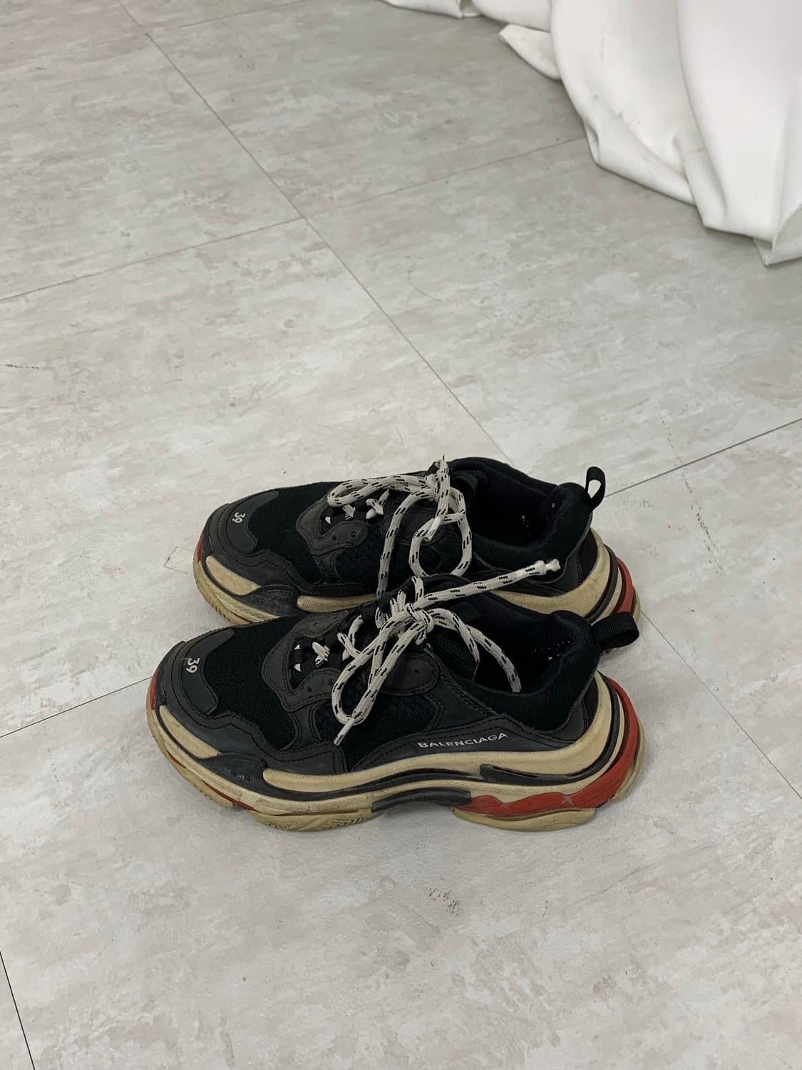 Balenciaga Sneakers 상품이미지2