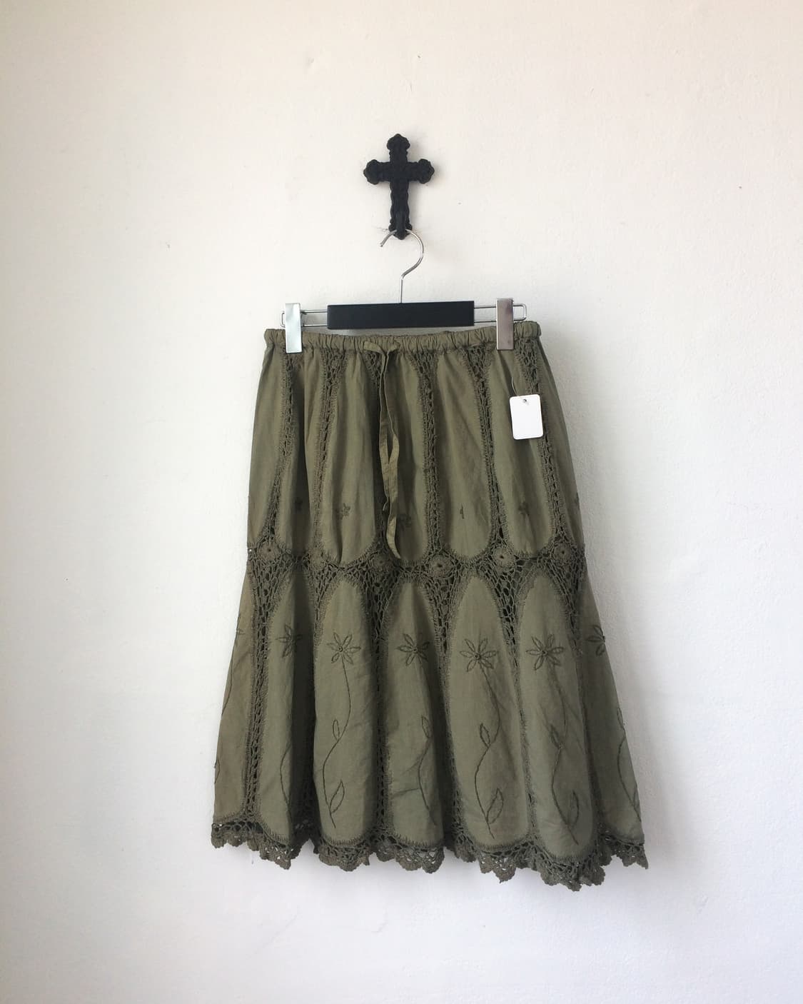 Crochet layer embroidery midi skirt 상품이미지1