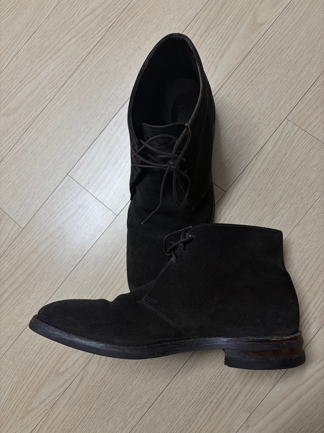 Loake brown suede boots 상품이미지1