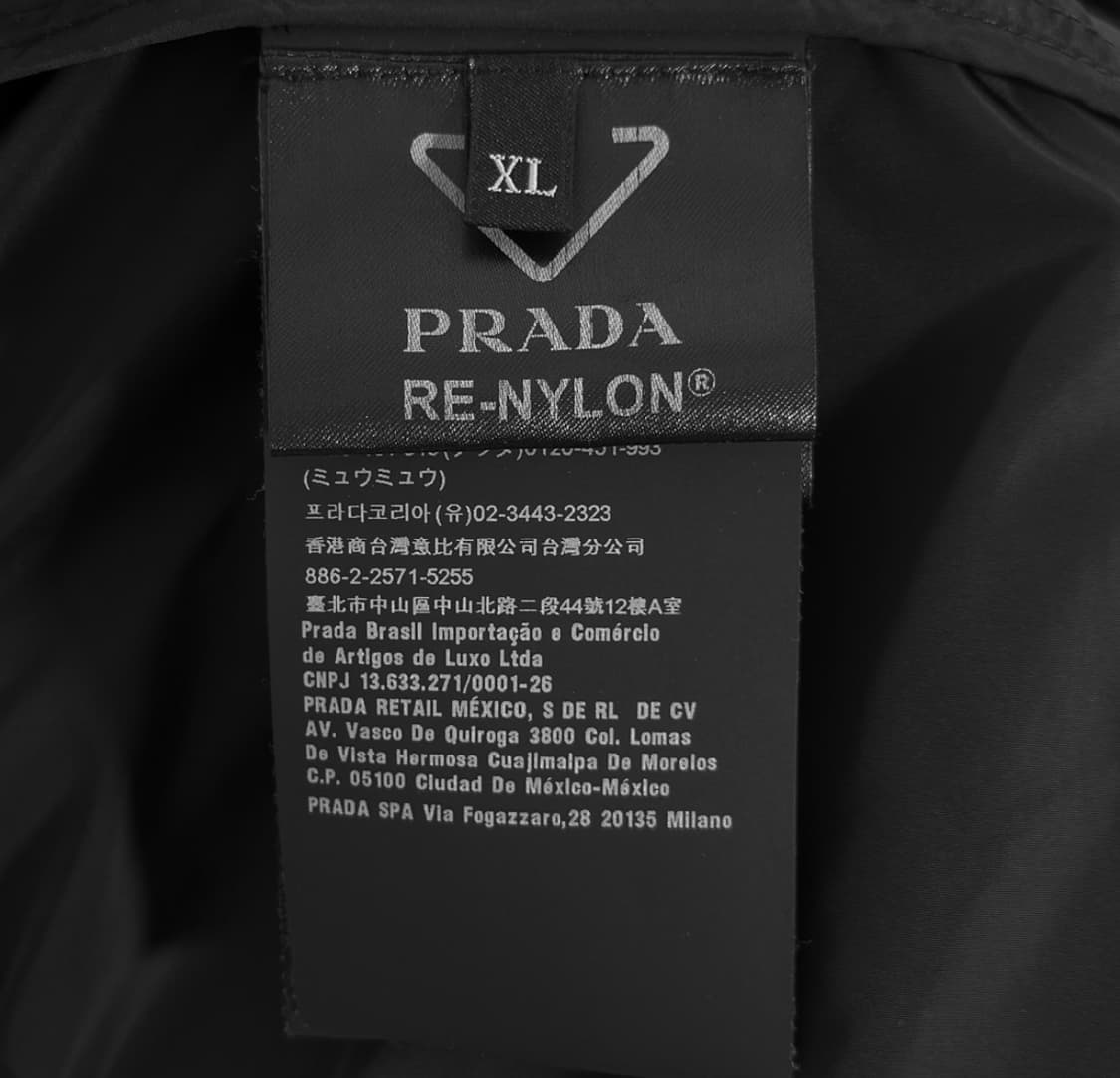 [XL] 프라다 남성 삼각로고 리나일론 반집업 하프 아노락 자켓 블랙 상품이미지9