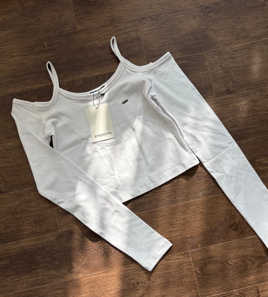 시너진 SHOULDER SLIT LONG SLEEVE WHITE 상품이미지1